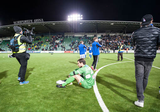 Landskronas målvakt Niklas Uddenäs deppar