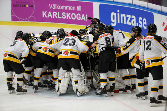 Värmlands spelare peppar varandra