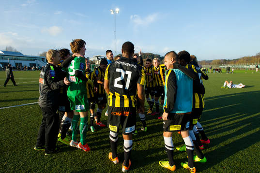 Häcken firar segern i U19 SM-finalen i fotboll mellan