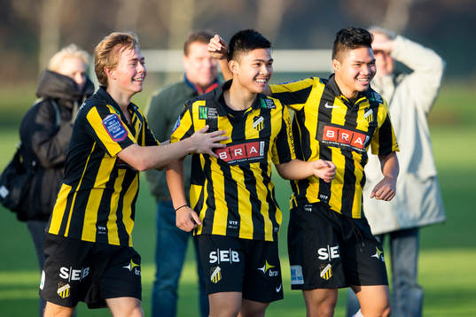 Häckens Mark Fezarit kramas om