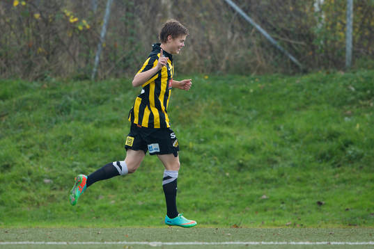 Häckens Albin Skoglund jublar