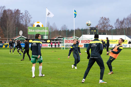 Ljungskile värmer upp