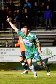 Ljungskiles James Sinclair jublar