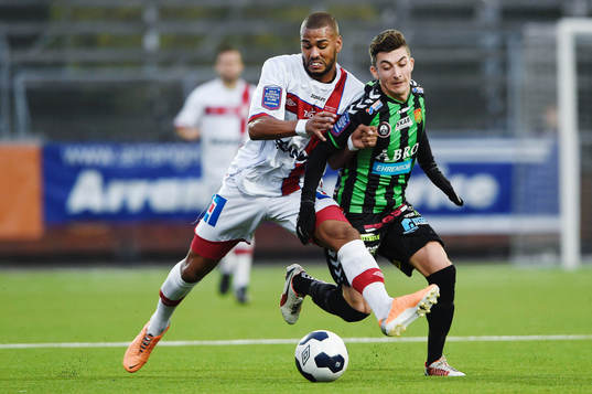 Assyriskas Kyle Konwea och GAIS Petri Zhubi