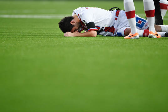 Assyriskas Christoffer Eriksson har ont