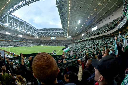 Hammarbys klacken innan fotbollsmatchen i Superettan mellan