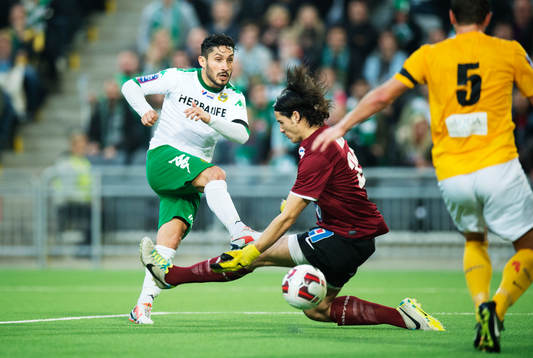 Hammarbys Pablo Pinones-Arce missar en målchans mot