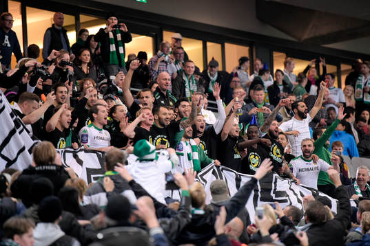 Hammarbys lag hyllas