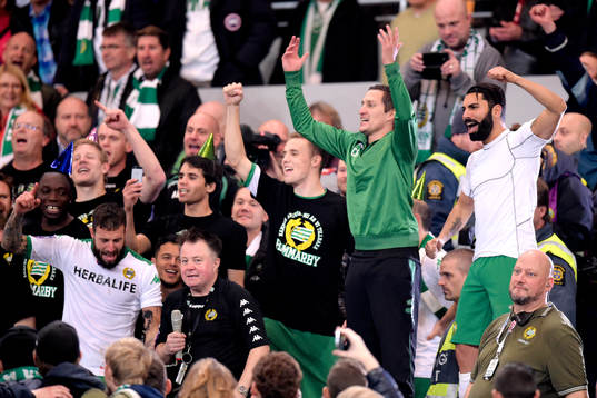 Hammarby spelare jublar