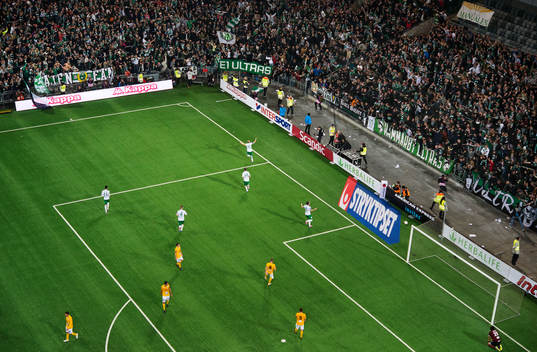 Hammarbys spelare jublar