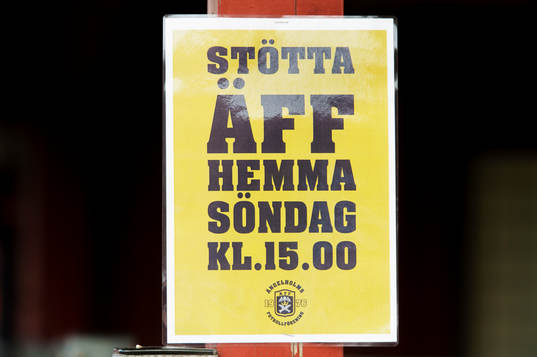 En skylt med "Stötta ÄFF"