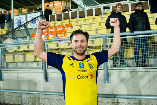 Ängelholms Robin Staaf jublar