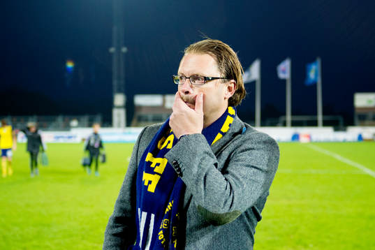 Ängelholms tränare Joakim Persson pustar ut