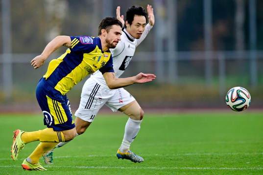 Ängelholms Robin Staaf och Östersunds Seon-Min Moon