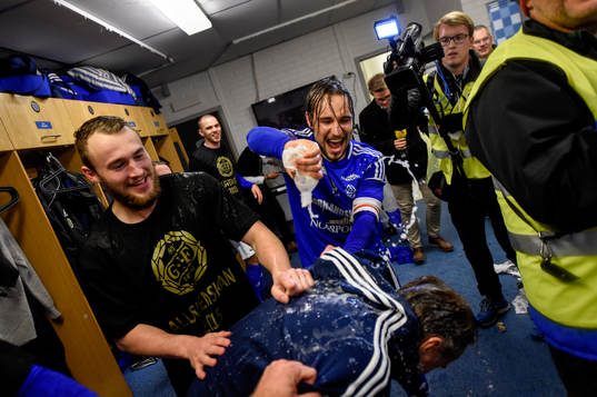 Sundsvalls Rúnar Már Sigurjónsson  och Kevin Walker