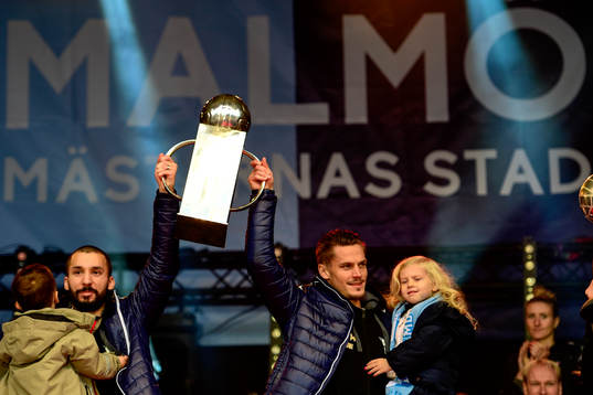 Malmö FFs Guillermo Molins och Markus Rosenberg firar
