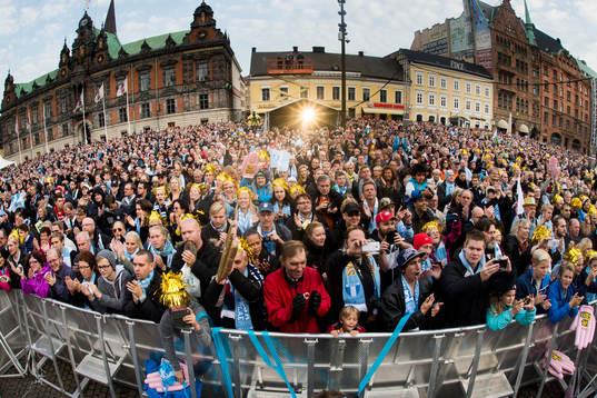 Bläddra bland fler bilder av Fotboll, Malmö FF och Rosengård firar SM-guld