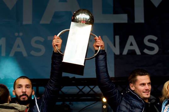Malmö FFs Guillermo Molins och Markus Rosenberg höjer