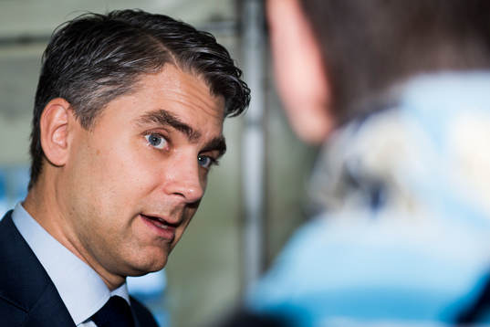 Malmö FFs VD Niclas Carlnén när Malmö FF och Rosengård