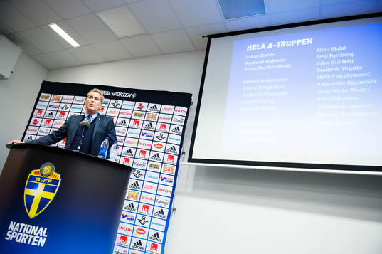 Förbundskapten Erik Hamrén presenterar