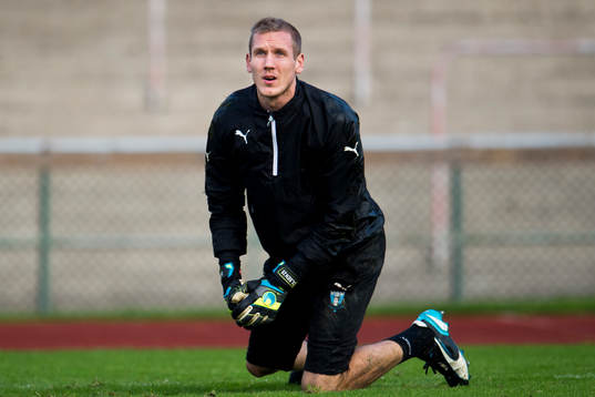 Malmö FFs målvakt Robin Olsen deppar