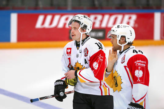 Skellefteås Pontus Petterström och Rob Schremp deppar