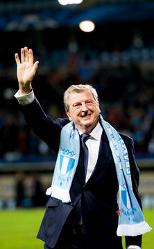 Roy Hodgson hyllas i paus av fotbollsmatchen i Champions
