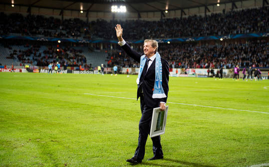 Roy Hodgson hyllas