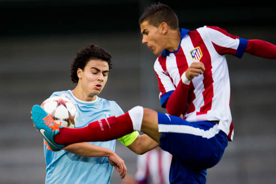 Malmö FFs Deniz Hummet och Atlético Madrids Francois