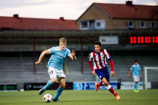 Malmö FFs Freddie Brorsson och Atlético Madrids Antonio