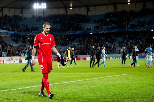s målvakt Robin Olsen deppar