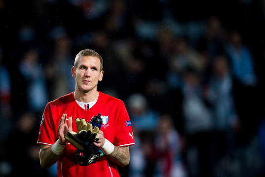 s målvakt Robin Olsen deppar