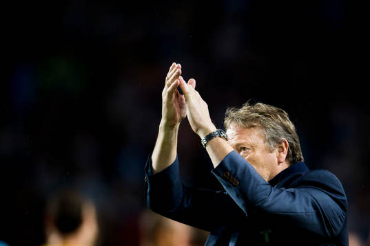 s tränare Åge Hareide tackar publiken