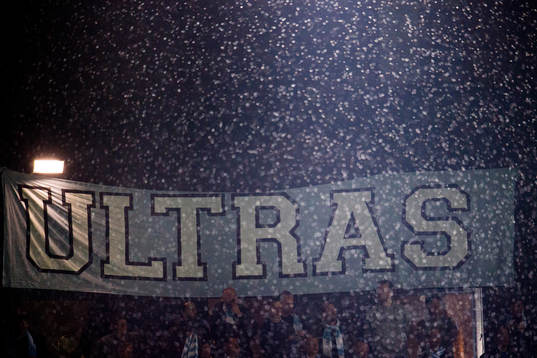 En banderoll med texten Ultras