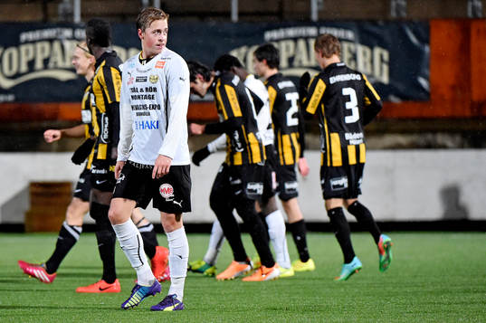Mjällbys Robin Strömberg deppar