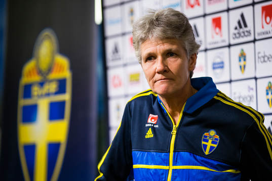 Sveriges förbundskapten Pia Sundhage presenterar