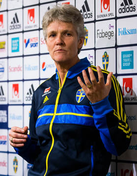 Sveriges assisterande förbundskapten Lilie Persson och