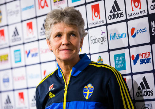 Sveriges förbundskapten Pia Sundhage presenterar