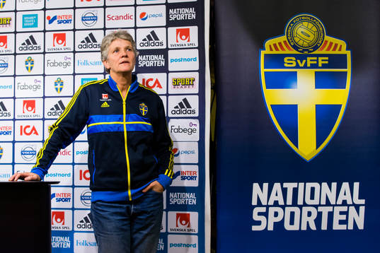 Sveriges förbundskapten Pia Sundhage presenterar