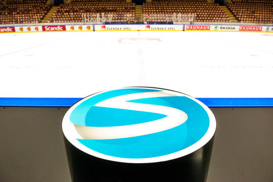 Viasat Sports logotyp inne på Tegera Arena före