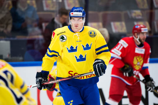 Sveriges Patrik Hersley före ishockeymatchen i Karjala Cup