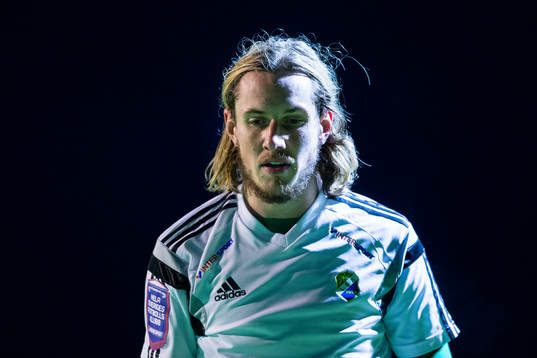 Ljungskiles David Johannesson går av planen