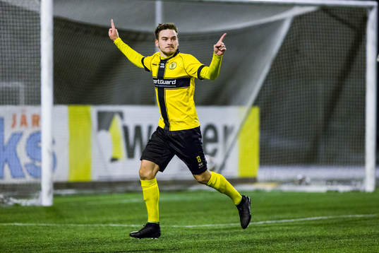 Frejs Pontus Silfwer jublar