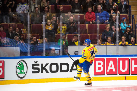 Sveriges Linus Klasen och publiken jublar