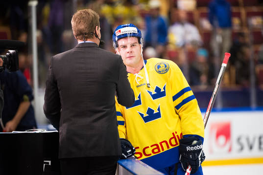 Sveriges Patrik Hersley blir intervjuad