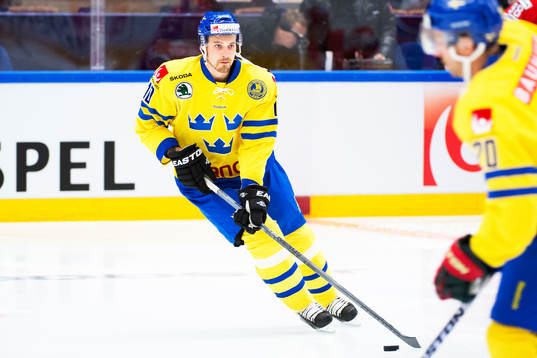 Sveriges Johan Fransson före ishockeymatchen i Karjala Cup