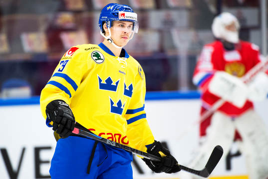 Sveriges Marcus Paulsson före ishockeymatchen i Karjala