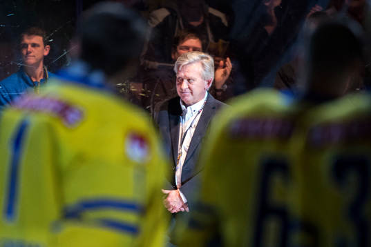 Leksands tidigare spelare Mats Åhlberg hyllas före
