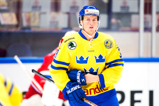 Sveriges Marcus Paulsson före ishockeymatchen i Karjala