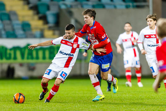 Assyriskas Hezha Agai och Örgrytes Daniel Paulson